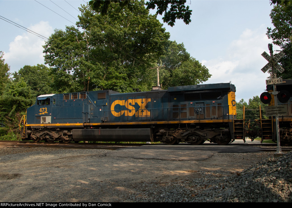 CSXT 473 Leads M426 at Cooks Crossing